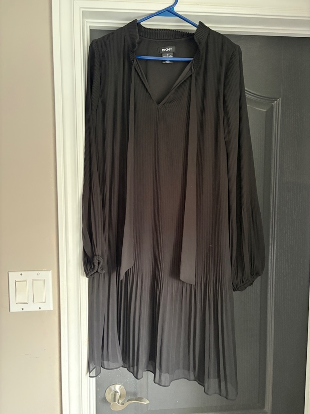 DKNY Black Pleated Long-Sleeve Tie-Neck Dress